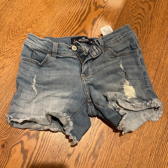 Hollister Shorts - Picture 1 of 3